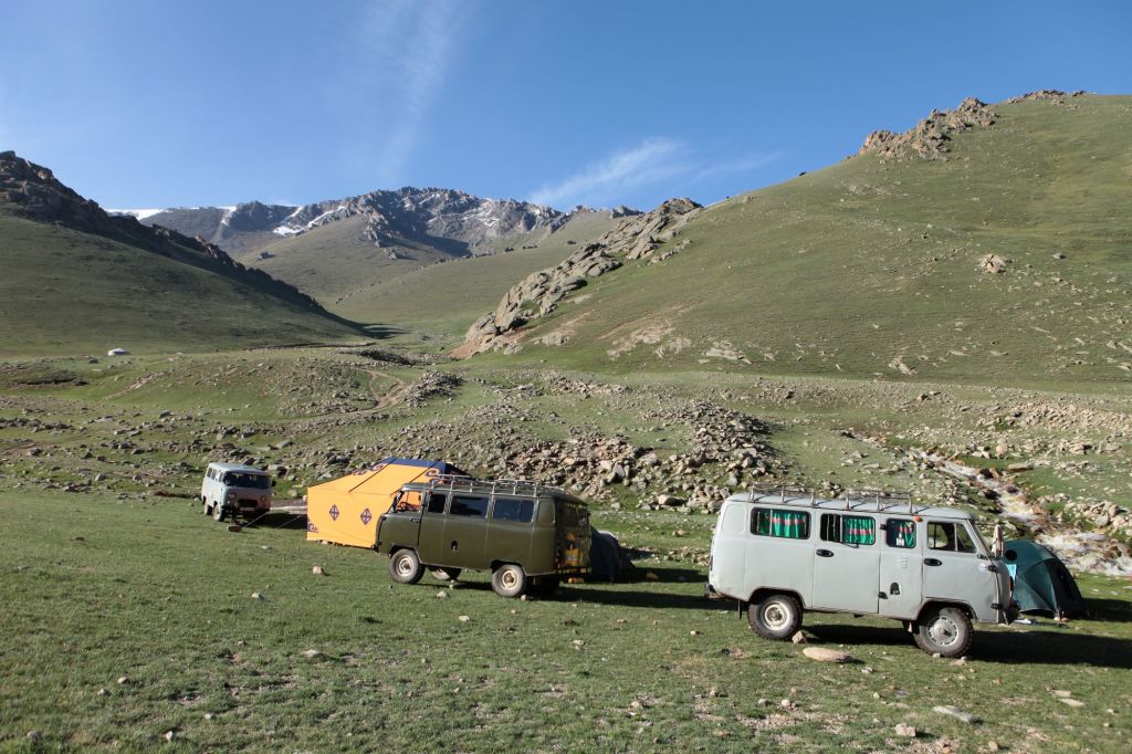 รถแวนรัสเซียกับการผจญภัยในมองโกเลีย