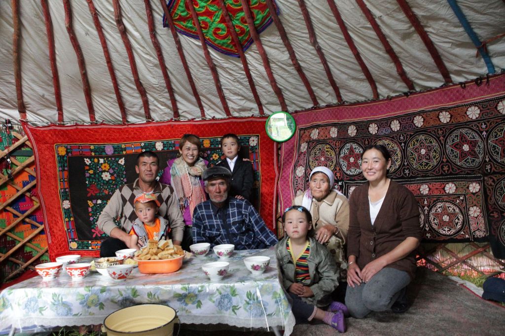 เที่ยวเกอร์ ชิมขนมนมเนย จิบเหล้านมม้า