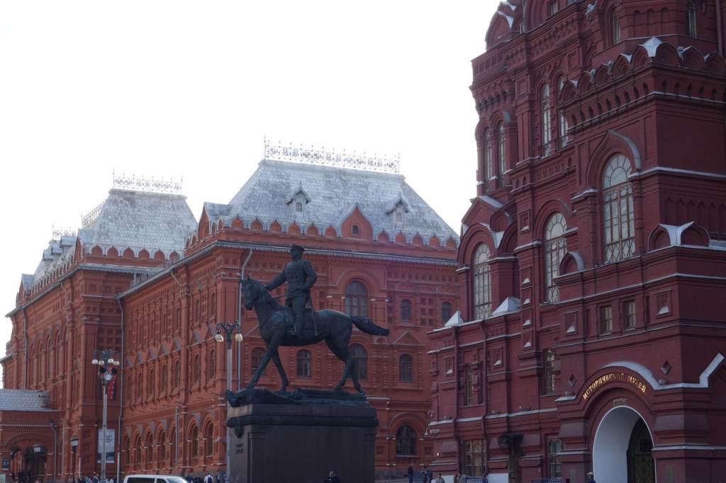 เครมลิน จตุรัสแดง และบันไดเลื่อนที่ยาวไม่รู้จบ