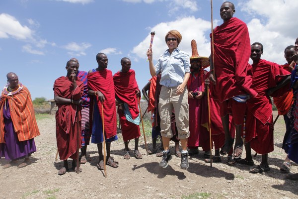 กระโดดกับชาวมาไซที่หมู่บ้านชาวมาไซ 