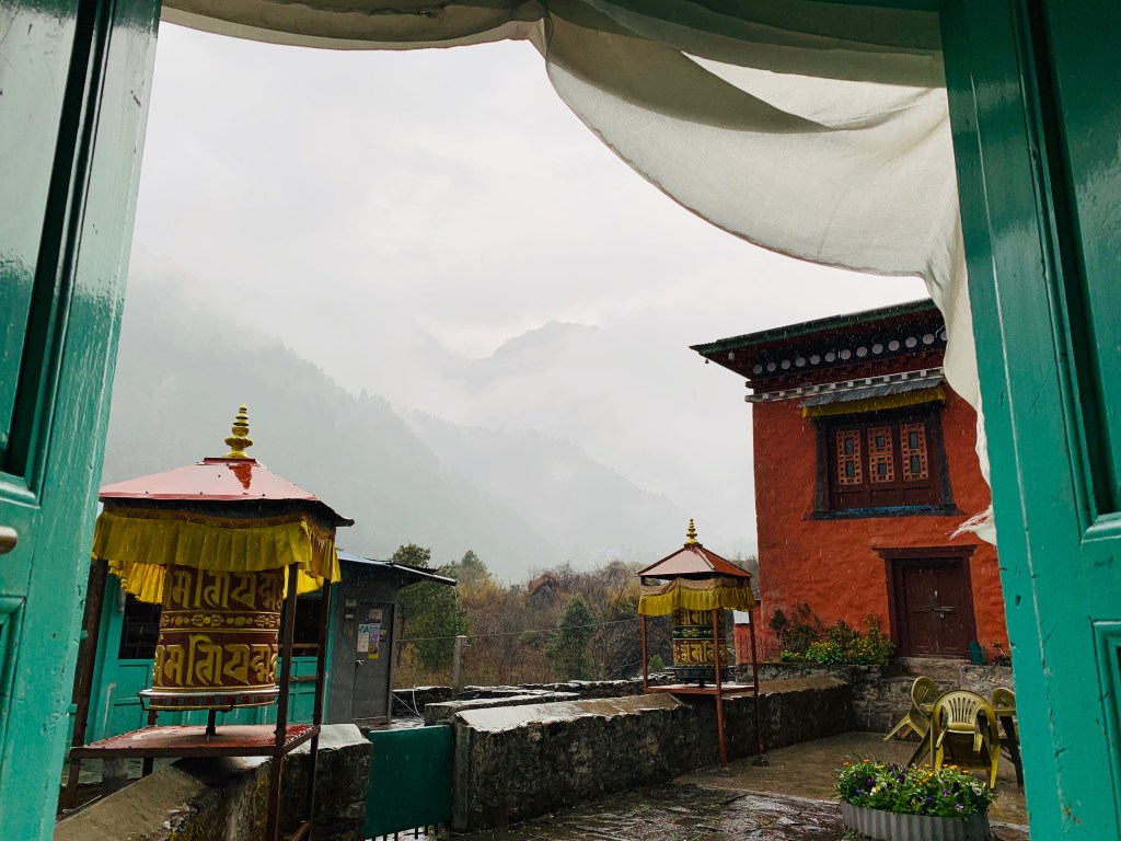 ไต่ยอดสูงเนปาล Lobuche East Peak และ Island Peak [ ตอนที่ 2  Lukla – Pakding&nbsp;]