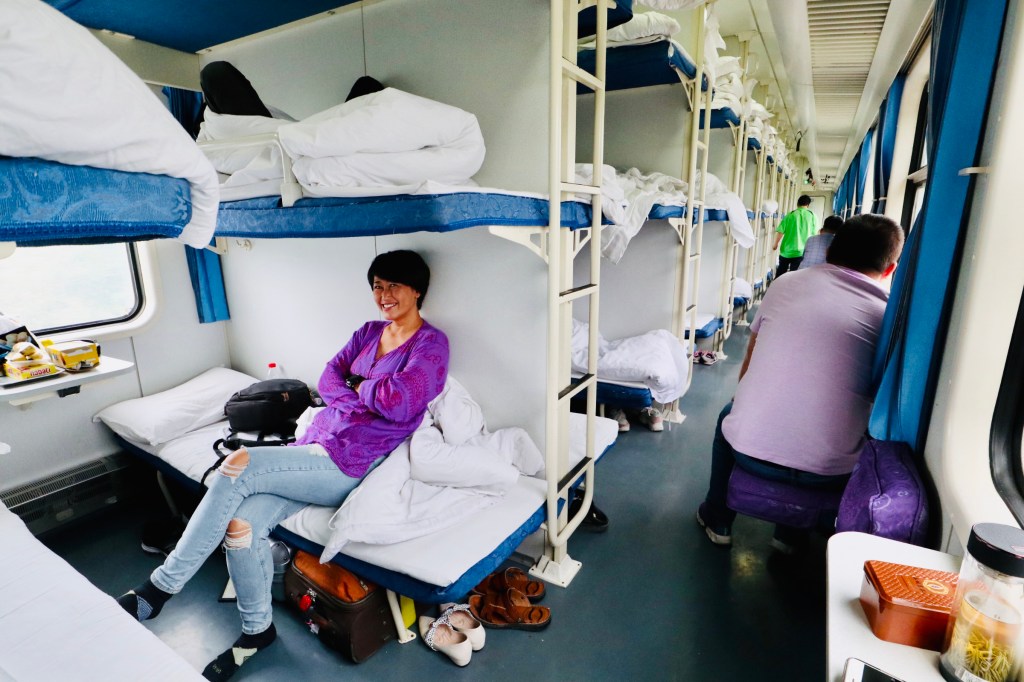 นั่งรถไฟจากซีอานไปเมืองตุนหวง