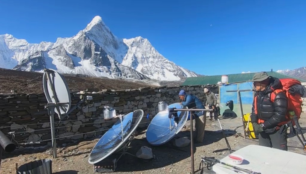 ต้มน้ำบนเขาโดยใช้ Solar Kettle