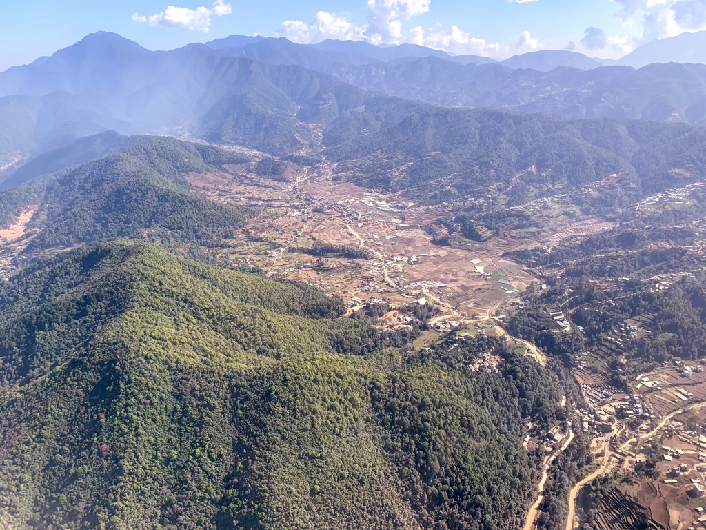 ชมกาฐมาณฑุจากมุมสูง ระหว่างเครื่องบินลงจอดที่สนามบินตรีภูวัน