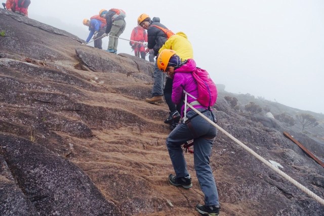 เดินป่า ไต่หน้าผา พิชิตยอด&nbsp;Mt.Kinabalu
