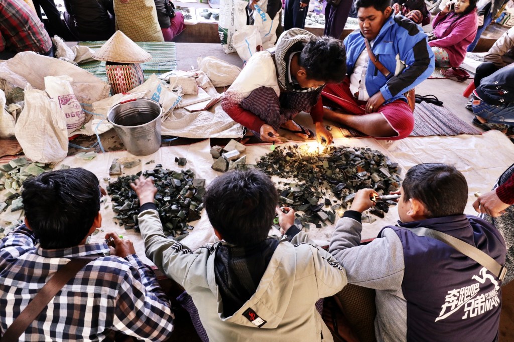 ตลาดหยก มัณฑะเลย์