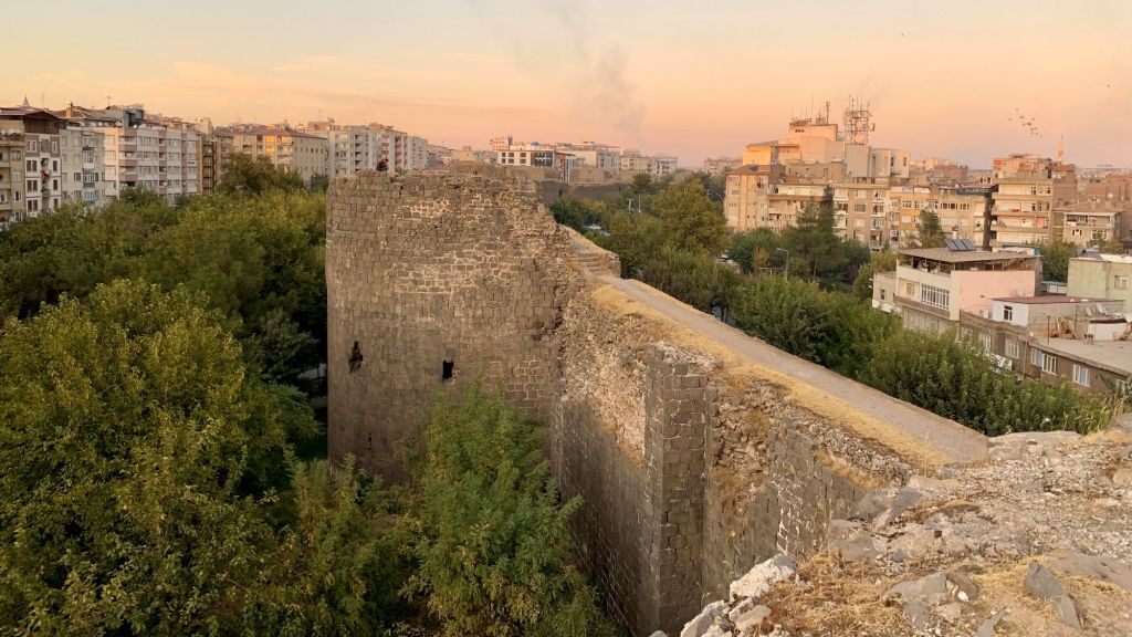 จากAdıyaman  สู่ Diyarbakır : ขับรถครั้งแรกในตุรกี