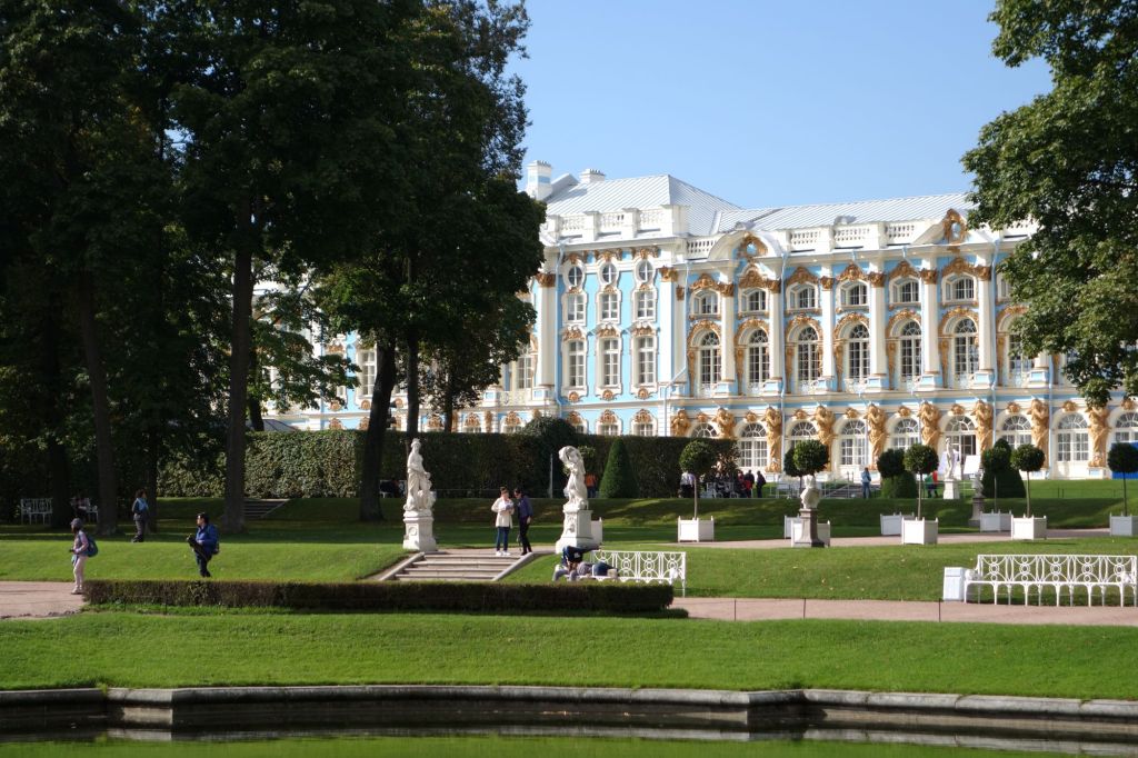 พระราชวังแคทเธอรีน – พระราชวังฤดูร้อนที่แสนโอ่อ่า