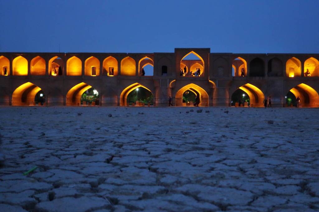 จากทะเลทรายสู่เมืองสีคราม : Isfahan